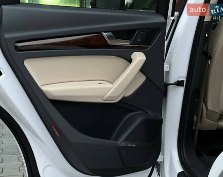 Белый Ауди Ку 5, объемом двигателя 2 л и пробегом 142 тыс. км за 25990 $, фото 35 на Automoto.ua