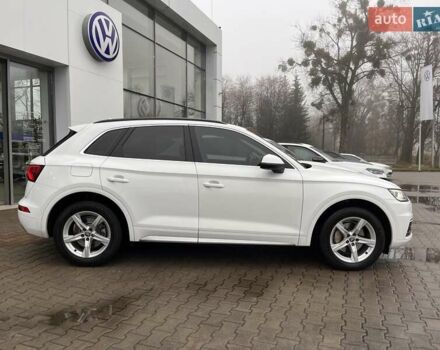 Белый Ауди Ку 5, объемом двигателя 1.98 л и пробегом 104 тыс. км за 34999 $, фото 7 на Automoto.ua