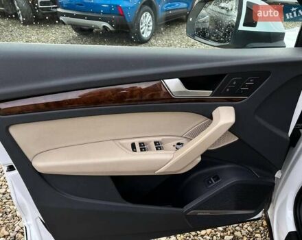 Білий Ауді Ку 5, об'ємом двигуна 2 л та пробігом 215 тис. км за 21800 $, фото 18 на Automoto.ua