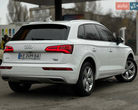 Белый Ауди Ку 5, объемом двигателя 1.98 л и пробегом 200 тыс. км за 22499 $, фото 4 на Automoto.ua