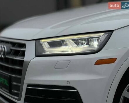 Белый Ауди Ку 5, объемом двигателя 2 л и пробегом 142 тыс. км за 25990 $, фото 2 на Automoto.ua