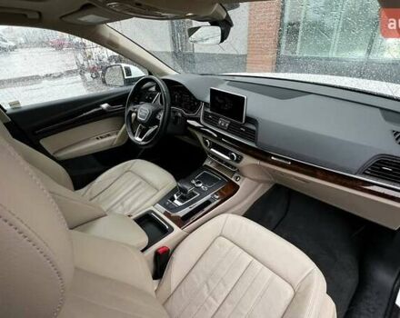 Белый Ауди Ку 5, объемом двигателя 2 л и пробегом 142 тыс. км за 25990 $, фото 67 на Automoto.ua