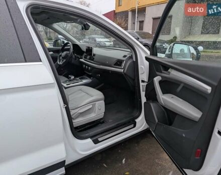 Білий Ауді Ку 5, об'ємом двигуна 2 л та пробігом 199 тис. км за 29999 $, фото 26 на Automoto.ua