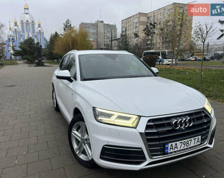 Белый Ауди Ку 5, объемом двигателя 1.97 л и пробегом 139 тыс. км за 28800 $, фото 4 на Automoto.ua