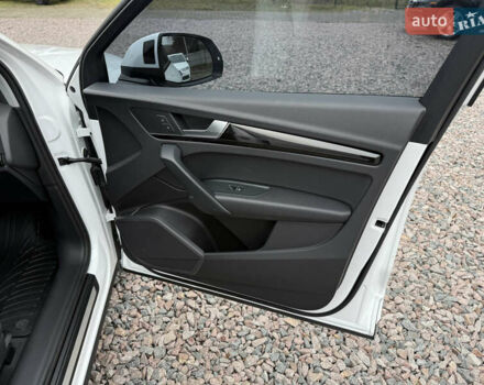 Белый Ауди Ку 5, объемом двигателя 1.98 л и пробегом 68 тыс. км за 25500 $, фото 28 на Automoto.ua