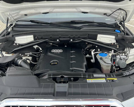 Білий Ауді Ку 5, об'ємом двигуна 2 л та пробігом 206 тис. км за 18500 $, фото 20 на Automoto.ua