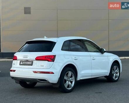 Белый Ауди Ку 5, объемом двигателя 2 л и пробегом 68 тыс. км за 26000 $, фото 6 на Automoto.ua