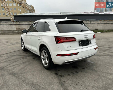 Білий Ауді Ку 5, об'ємом двигуна 2 л та пробігом 202 тис. км за 23000 $, фото 4 на Automoto.ua