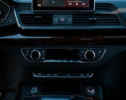 Белый Ауди Ку 5, объемом двигателя 2 л и пробегом 128 тыс. км за 23500 $, фото 6 на Automoto.ua