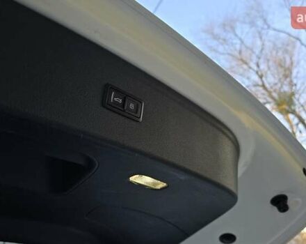 Белый Ауди Ку 5, объемом двигателя 1.98 л и пробегом 259 тыс. км за 19000 $, фото 8 на Automoto.ua