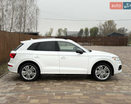 Белый Ауди Ку 5, объемом двигателя 1.98 л и пробегом 58 тыс. км за 30500 $, фото 7 на Automoto.ua