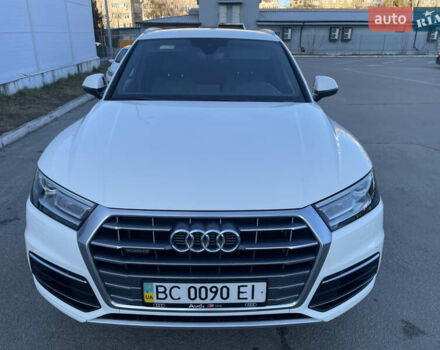 Белый Ауди Ку 5, объемом двигателя 1.97 л и пробегом 210 тыс. км за 27500 $, фото 3 на Automoto.ua