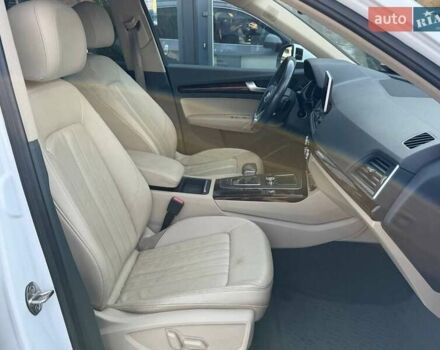 Ауді Ку 5 2017 у Луцьку на Automoto.ua Білий Ауді Ку 5, об'ємом двигуна 1.98 л та пробігом 190 тис. км за 17900 $, фото 14 на Automoto.ua