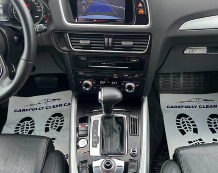 Білий Ауді Ку 5, об'ємом двигуна 2 л та пробігом 206 тис. км за 18500 $, фото 8 на Automoto.ua