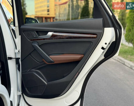 Белый Ауди Ку 5, объемом двигателя 2 л и пробегом 127 тыс. км за 24900 $, фото 62 на Automoto.ua