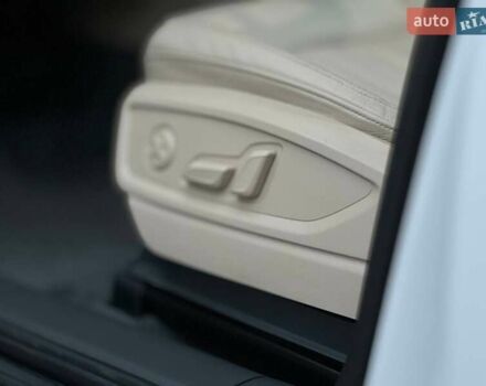 Белый Ауди Ку 5, объемом двигателя 2 л и пробегом 142 тыс. км за 25990 $, фото 24 на Automoto.ua