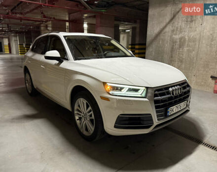 Ауді Ку 5 2017 у Рівному на Automoto.ua Білий Ауді Ку 5, об'ємом двигуна 1.98 л та пробігом 146 тис. км за 23900 $, фото 3 на Automoto.ua