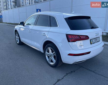 Белый Ауди Ку 5, объемом двигателя 1.97 л и пробегом 210 тыс. км за 27500 $, фото 4 на Automoto.ua