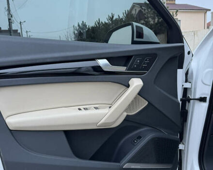 Белый Ауди Ку 5, объемом двигателя 2 л и пробегом 108 тыс. км за 28500 $, фото 24 на Automoto.ua