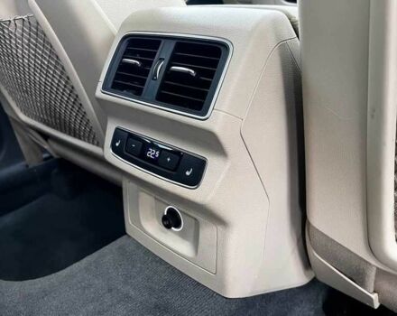 Белый Ауди Ку 5, объемом двигателя 2 л и пробегом 77 тыс. км за 16000 $, фото 6 на Automoto.ua