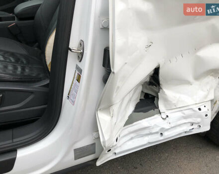 Белый Ауди Ку 5, объемом двигателя 2 л и пробегом 155 тыс. км за 17980 $, фото 10 на Automoto.ua