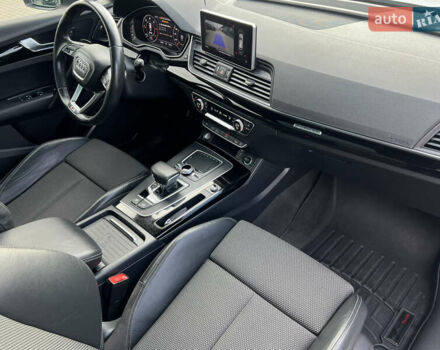 Белый Ауди Ку 5, объемом двигателя 1.97 л и пробегом 287 тыс. км за 27816 $, фото 29 на Automoto.ua