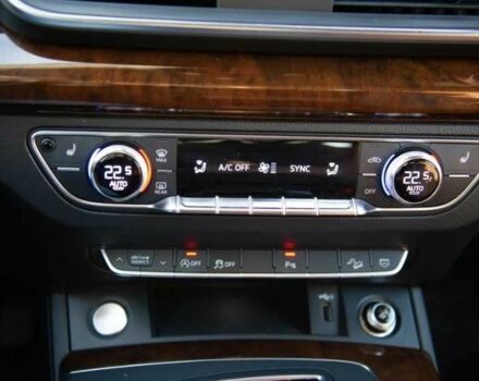 Белый Ауди Ку 5, объемом двигателя 2 л и пробегом 55 тыс. км за 15800 $, фото 12 на Automoto.ua