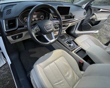 Белый Ауди Ку 5, объемом двигателя 2 л и пробегом 126 тыс. км за 28800 $, фото 7 на Automoto.ua