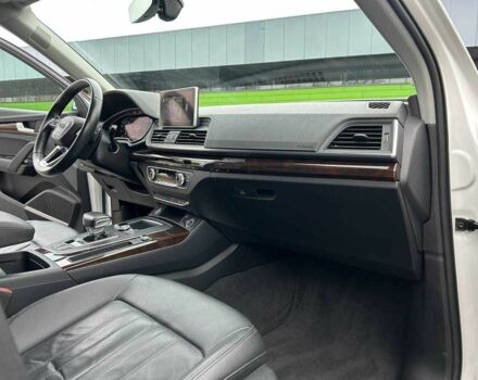 Белый Ауди Ку 5, объемом двигателя 2 л и пробегом 107 тыс. км за 26900 $, фото 7 на Automoto.ua