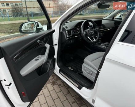 Белый Ауди Ку 5, объемом двигателя 1.98 л и пробегом 95 тыс. км за 29400 $, фото 13 на Automoto.ua