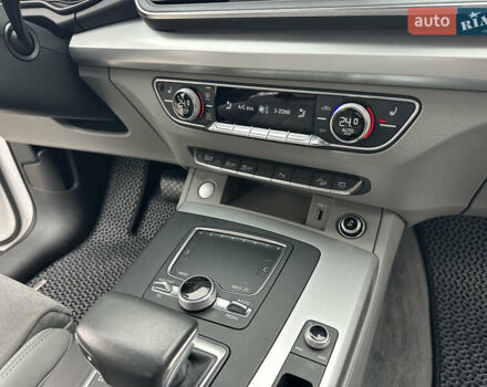 Белый Ауди Ку 5, объемом двигателя 1.98 л и пробегом 206 тыс. км за 25900 $, фото 55 на Automoto.ua