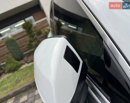 Белый Ауди Ку 5, объемом двигателя 2 л и пробегом 135 тыс. км за 26950 $, фото 82 на Automoto.ua