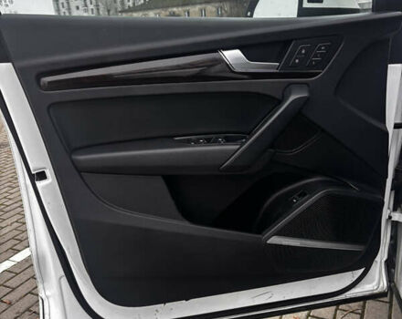 Белый Ауди Ку 5, объемом двигателя 2 л и пробегом 163 тыс. км за 23100 $, фото 9 на Automoto.ua