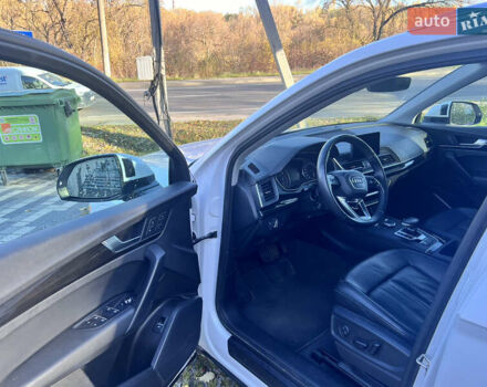 Белый Ауди Ку 5, объемом двигателя 0 л и пробегом 120 тыс. км за 26000 $, фото 7 на Automoto.ua