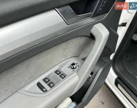 Белый Ауди Ку 5, объемом двигателя 1.98 л и пробегом 206 тыс. км за 25900 $, фото 30 на Automoto.ua