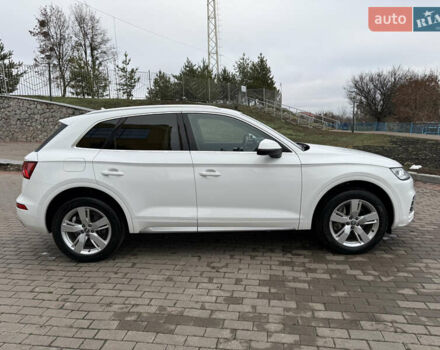 Белый Ауди Ку 5, объемом двигателя 1.98 л и пробегом 95 тыс. км за 29400 $, фото 4 на Automoto.ua