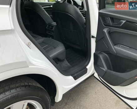 Белый Ауди Ку 5, объемом двигателя 2 л и пробегом 155 тыс. км за 17980 $, фото 45 на Automoto.ua