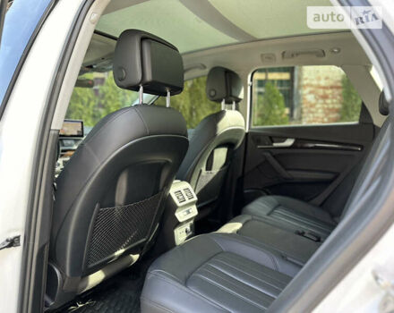 Белый Ауди Ку 5, объемом двигателя 2 л и пробегом 41 тыс. км за 24900 $, фото 60 на Automoto.ua