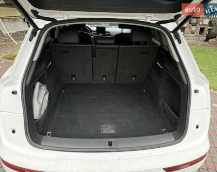 Белый Ауди Ку 5, объемом двигателя 2 л и пробегом 171 тыс. км за 20000 $, фото 23 на Automoto.ua