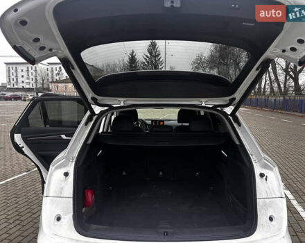 Белый Ауди Ку 5, объемом двигателя 2 л и пробегом 163 тыс. км за 23100 $, фото 25 на Automoto.ua