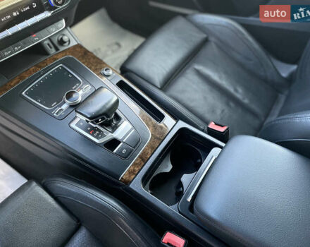 Белый Ауди Ку 5, объемом двигателя 1.98 л и пробегом 193 тыс. км за 25000 $, фото 24 на Automoto.ua