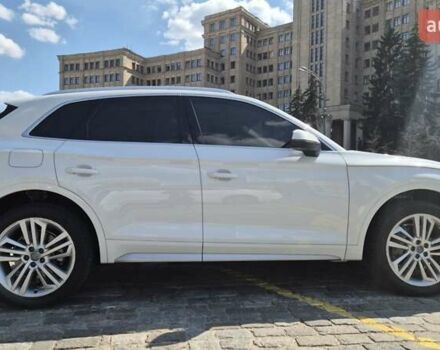 Белый Ауди Ку 5, объемом двигателя 1.98 л и пробегом 57 тыс. км за 30000 $, фото 30 на Automoto.ua