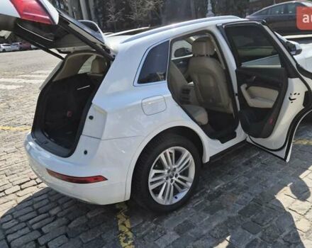 Белый Ауди Ку 5, объемом двигателя 1.98 л и пробегом 57 тыс. км за 30000 $, фото 24 на Automoto.ua