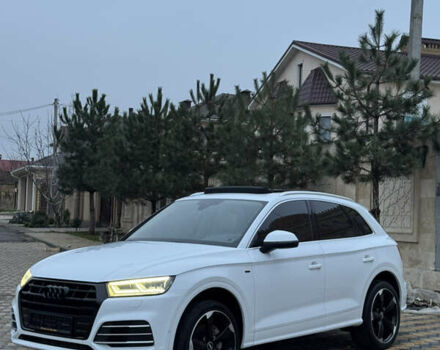 Белый Ауди Ку 5, объемом двигателя 2 л и пробегом 108 тыс. км за 28500 $, фото 2 на Automoto.ua