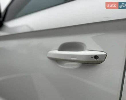 Белый Ауди Ку 5, объемом двигателя 1.99 л и пробегом 163 тыс. км за 22999 $, фото 7 на Automoto.ua