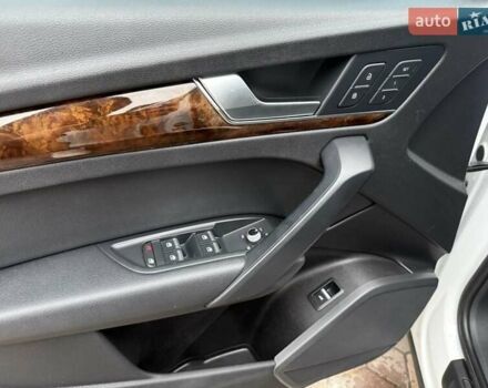 Білий Ауді Ку 5, об'ємом двигуна 2 л та пробігом 87 тис. км за 20998 $, фото 21 на Automoto.ua