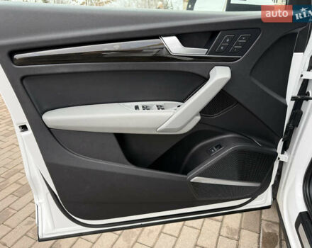 Белый Ауди Ку 5, объемом двигателя 1.98 л и пробегом 95 тыс. км за 29400 $, фото 14 на Automoto.ua