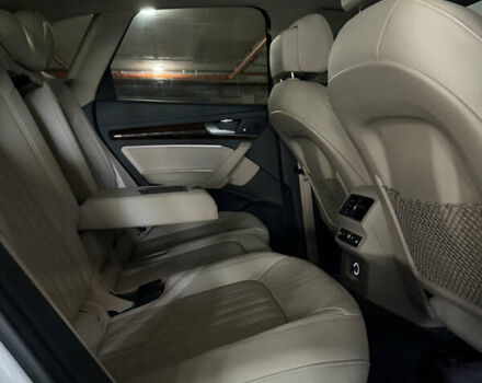 Белый Ауди Ку 5, объемом двигателя 2 л и пробегом 168 тыс. км за 26990 $, фото 15 на Automoto.ua