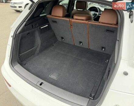 Белый Ауди Ку 5, объемом двигателя 1.98 л и пробегом 158 тыс. км за 25500 $, фото 33 на Automoto.ua