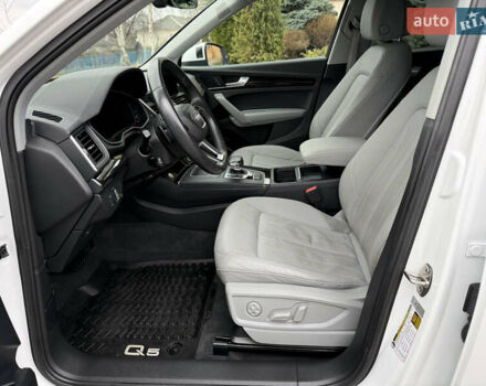 Белый Ауди Ку 5, объемом двигателя 1.98 л и пробегом 95 тыс. км за 29400 $, фото 16 на Automoto.ua